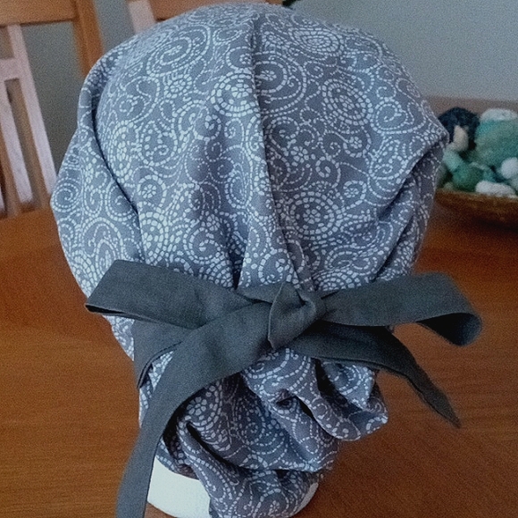 Scrub Ponytail Reversible Hat Blue/Grey Can Be Worn Several Ways NWOT - Picture 5 of 6